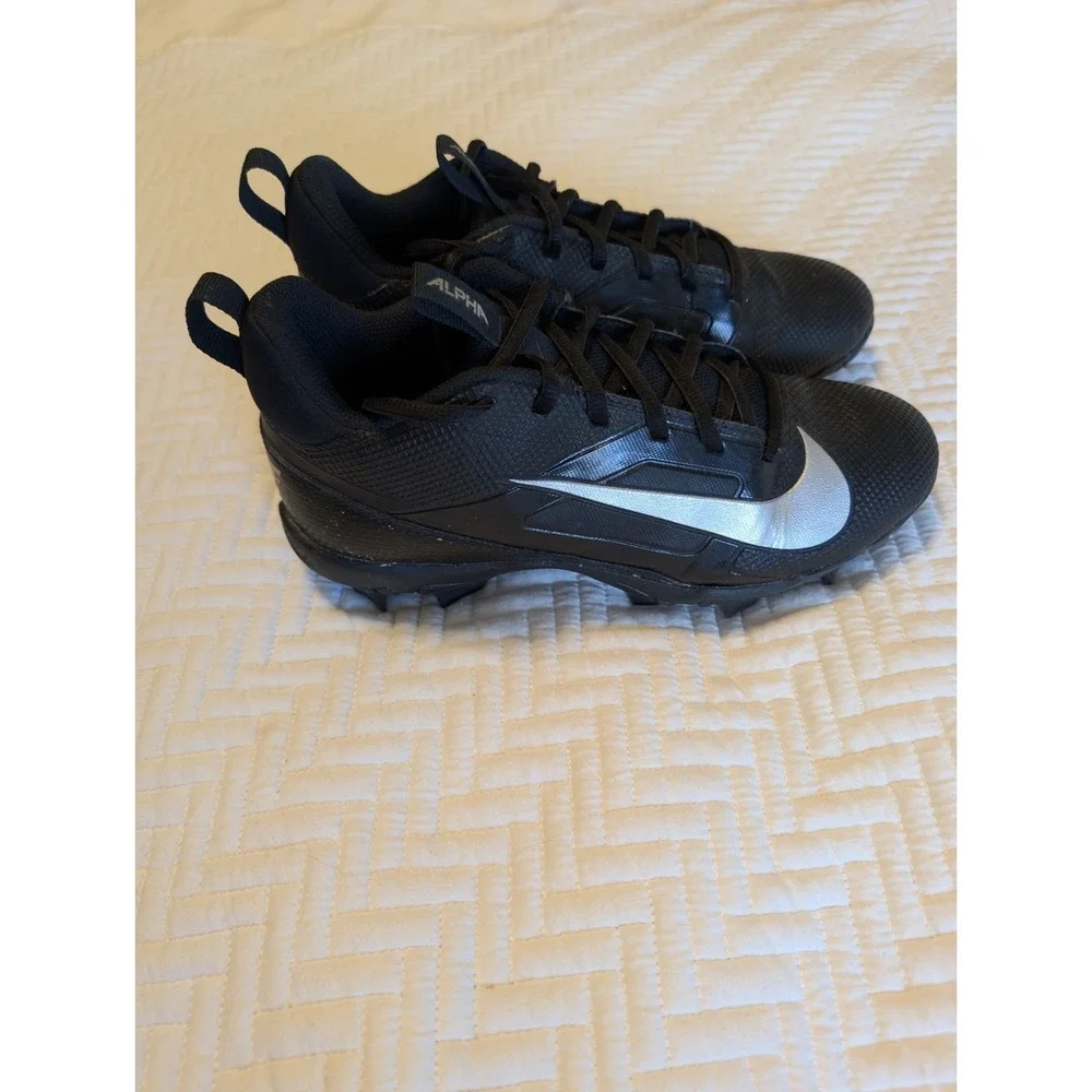 Nike Alpha Football Cleats Boys' Black White Size 5.5Y FQ4016-002‎